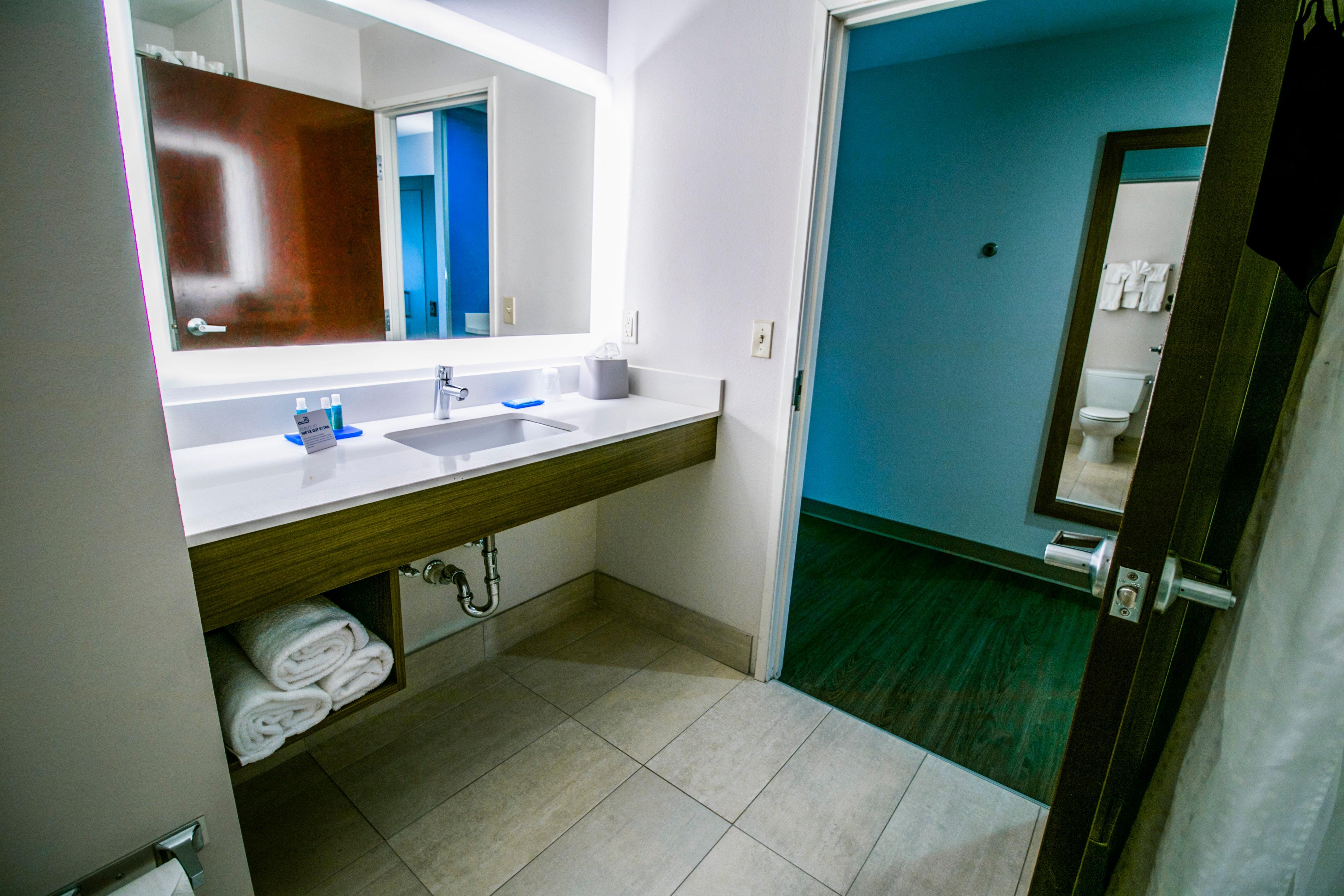 Holiday Inn Express Hotel & Suites Baton Rouge -Port Allen By Ihg Exterior photo